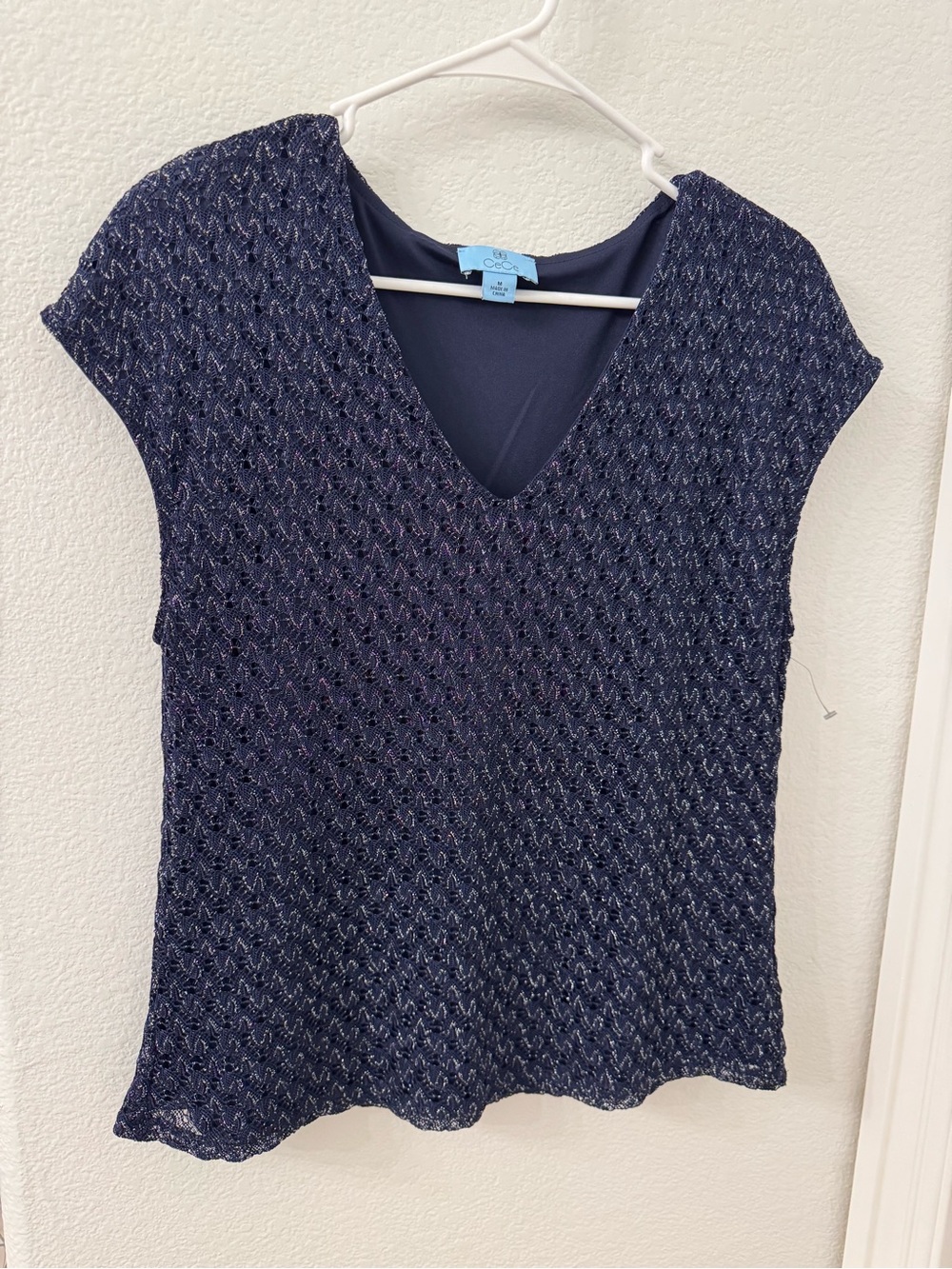 CeCe Navy Silver Knit V-Neck Short Sleeve Top medium Women’s
